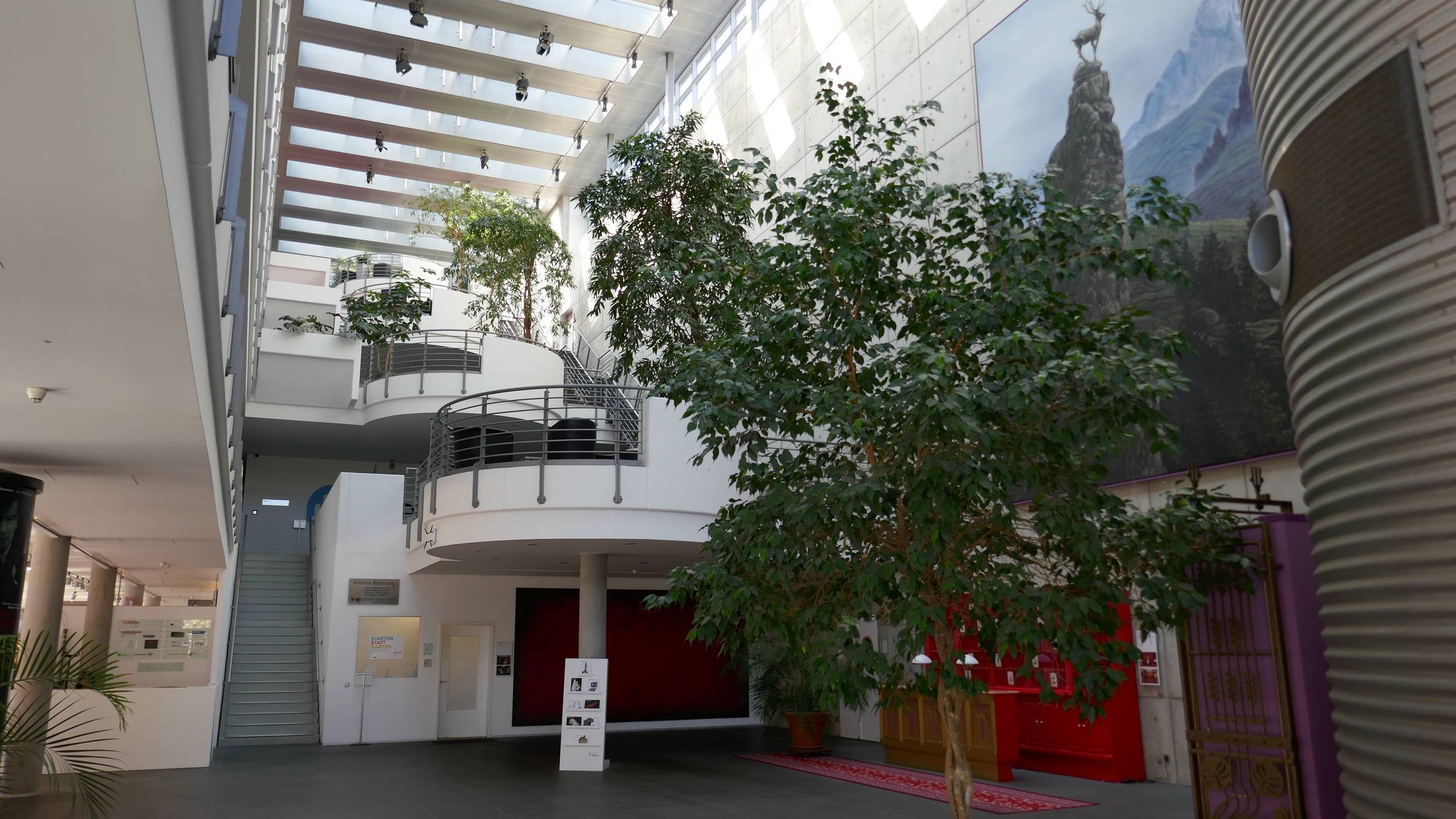 picture of the fx-center from the ground floor