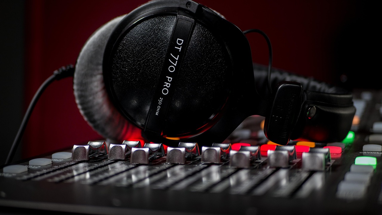 picture of a headset lying on a sound mixer